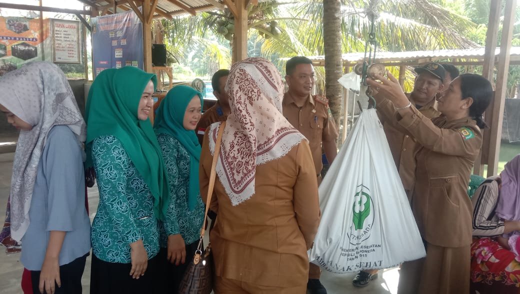 Kunjungan Camat Kecamatan Binjai ke Posyandu Desa Suka Makmur